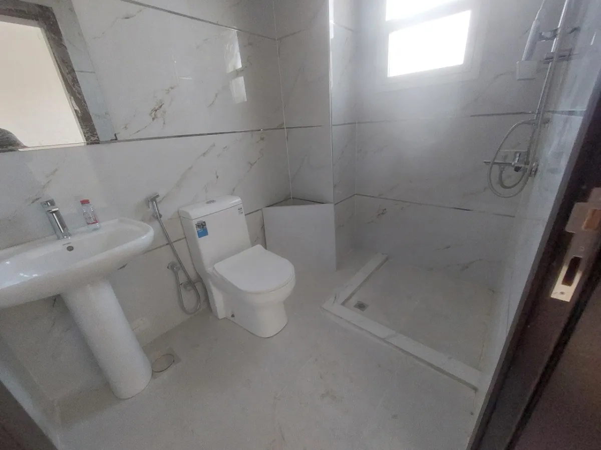 فيلا للايجار عجمان الحيلو 1 زاوية أول ساكن